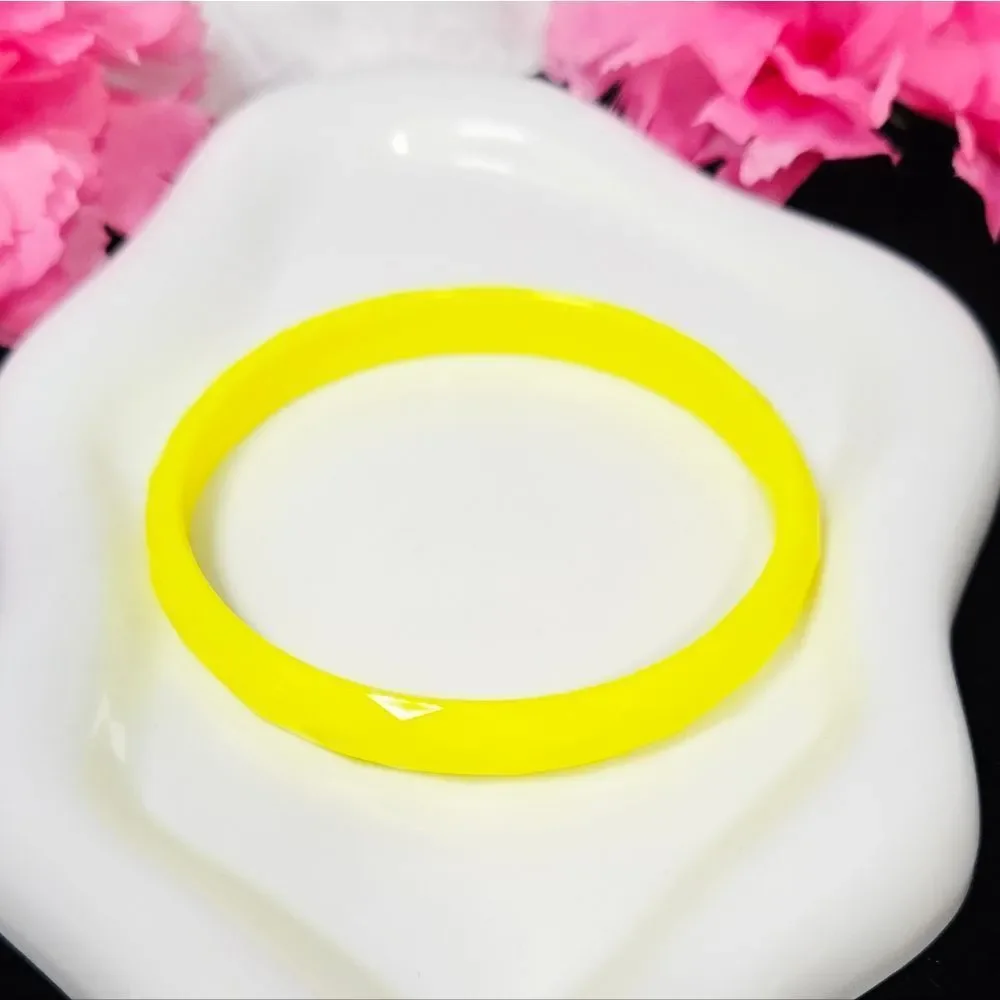 Neon Yellow Faceted Acrylic Bangle Bracelet | Y2K Candy-Color Blacklight Glow